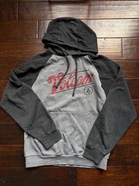 Volcom Men's Two-Tone Gray & Black Pullover Hoodie